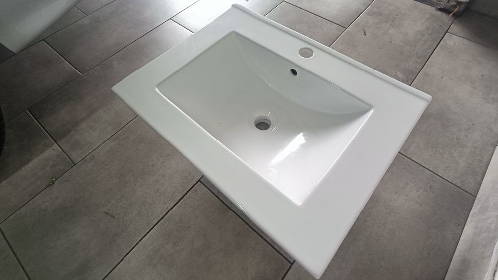 Sprzedam Umywalke 62x47