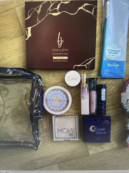 Komplet kosmetykow , nowe  tanio