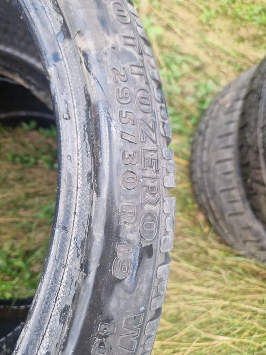 Шини разно широкі 295.30.19..235.35.19