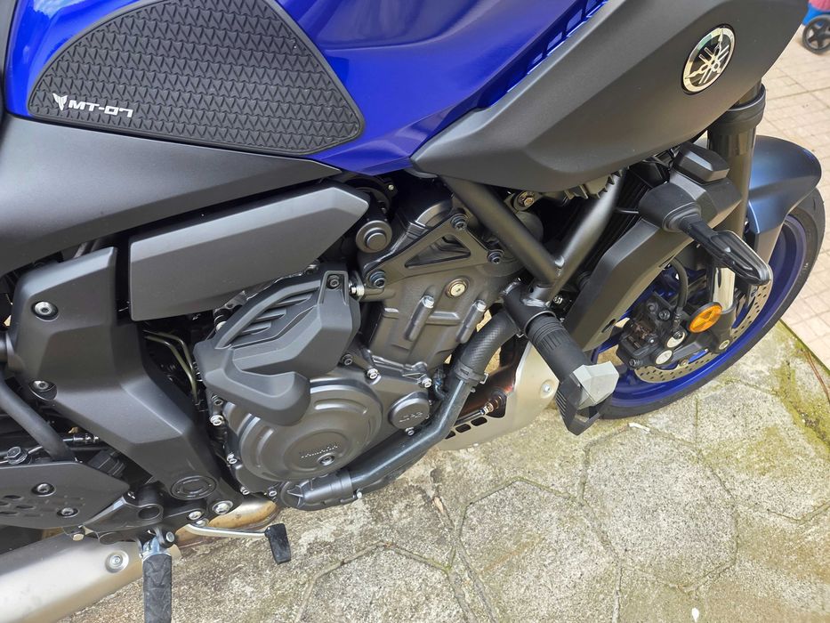 Yamaha MT-07 Y-AMT (Aut.) 10/2025 – Full Extras Originais + 2 Capacetes SHOEI – São Miguel
