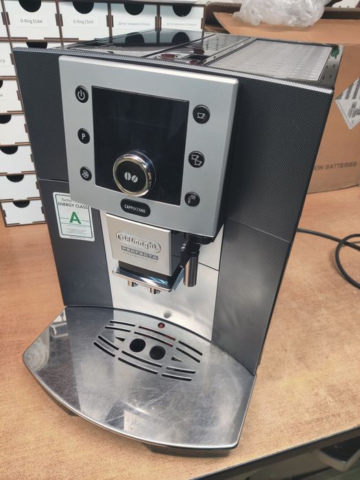 Кавоварка DeLonghi ESAM 5500 в гарному стані після обслуговування