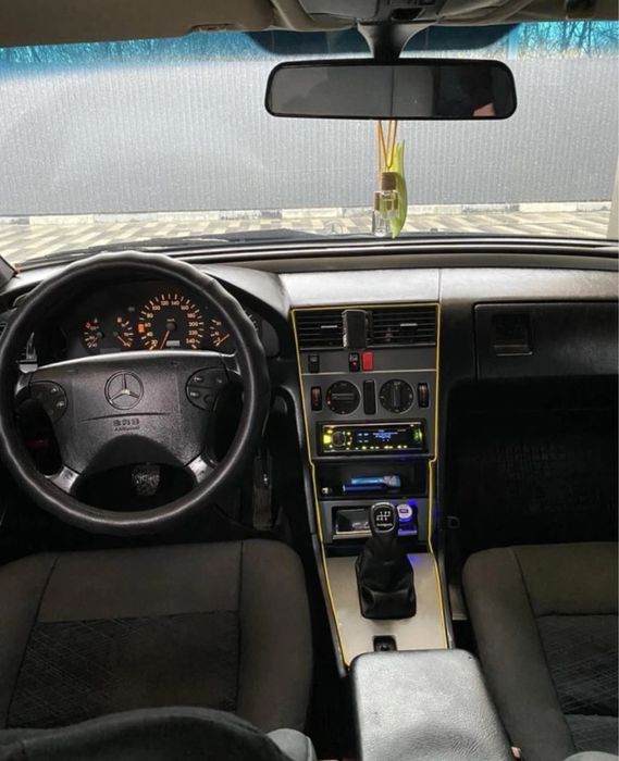 Mercedes-Benz C180 W202, живий стан, переоформлення