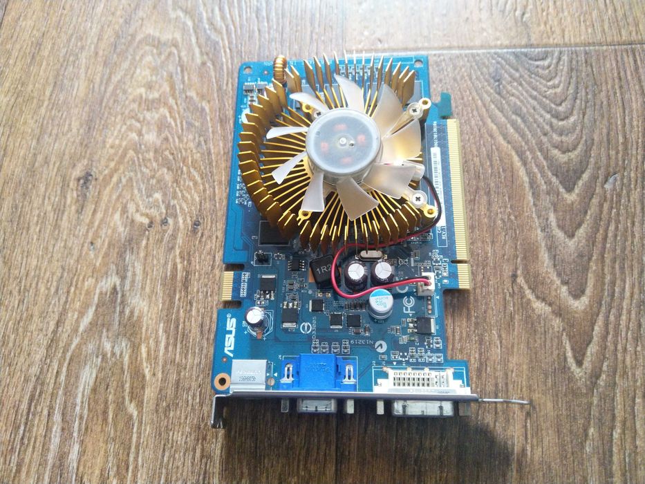 Asus 8600 GT 512MB (GDDR3 128Bit)