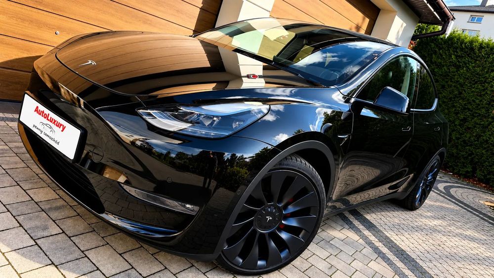 Tesla Y