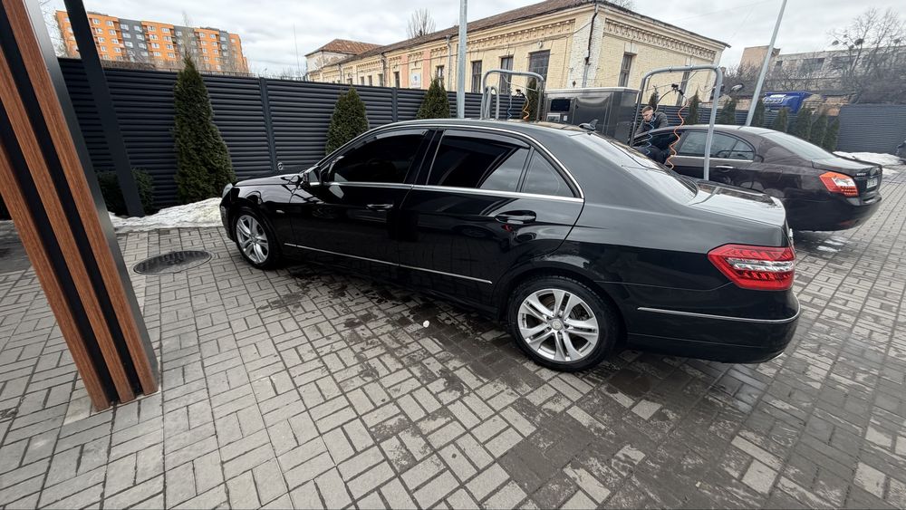 Mercedes-Benz E-Class 2011 w212 Avantgarde