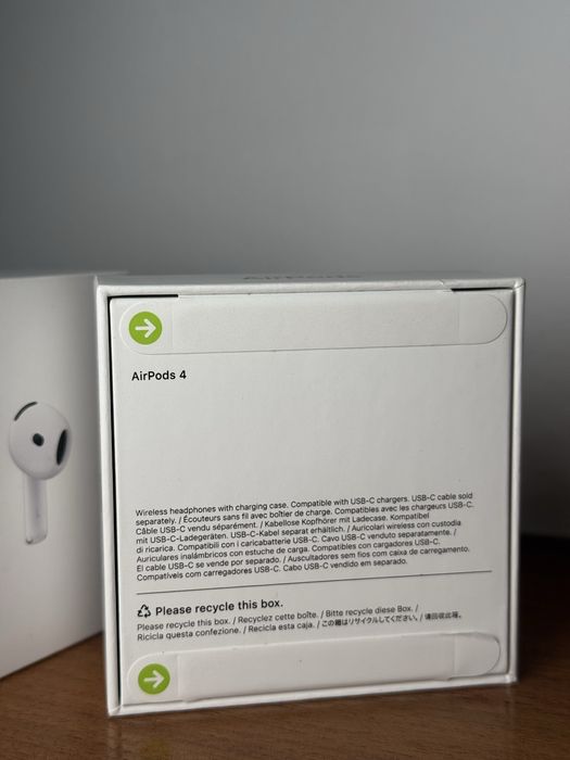 Apple AirPods  4