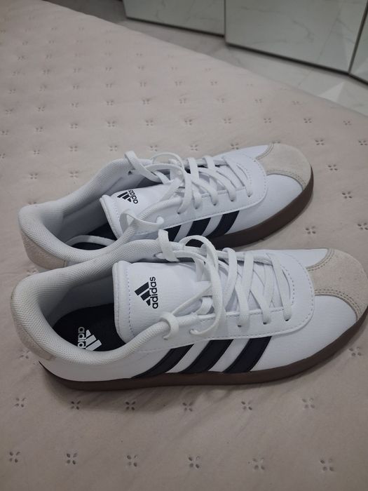 Adidas court 3.0 biale