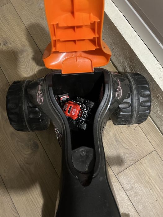 Триколісний велосипед Fisher price