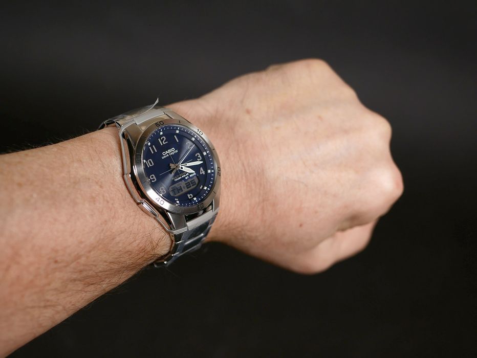 Casio WVA-M640D-2A2 Navy Solar Radio Controlled