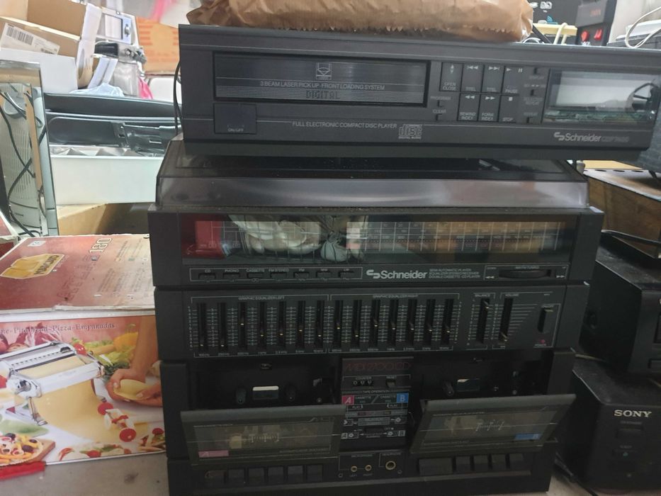 Equipamentos de som-Pionner, Schneider, Sony