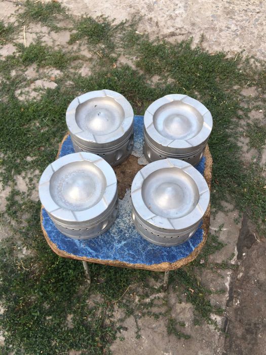 Поршня поршень двигателя 1д6 1д12 д6 д12 утд поезда танковые  судна