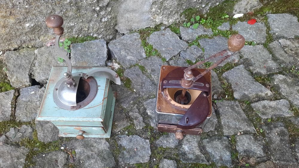 Moinhos de café antigos. Vintage.