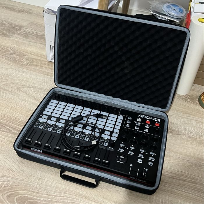 AKAI Professional APC mini MK2