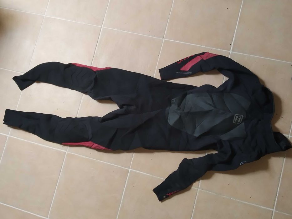 Fato surf Billabong para mariscar M