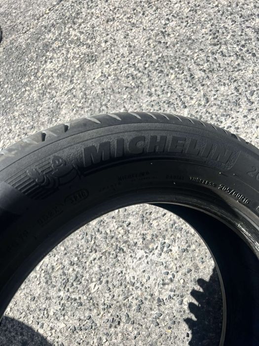 205/60/16 Michelin 2 pneus