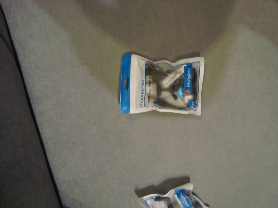Akcesoria do kamery szpiegowskiej MICROSD 32GB uchwyt NA MAGNES