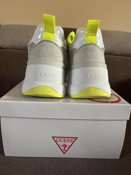 GUESS Sneakersy „Juless” model:FL7JUS FAB12 | Juless