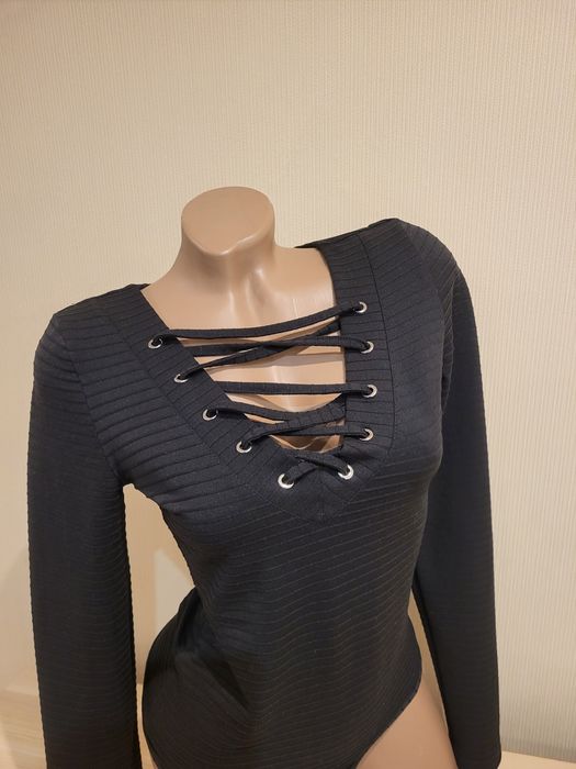 Боді чорного кольору