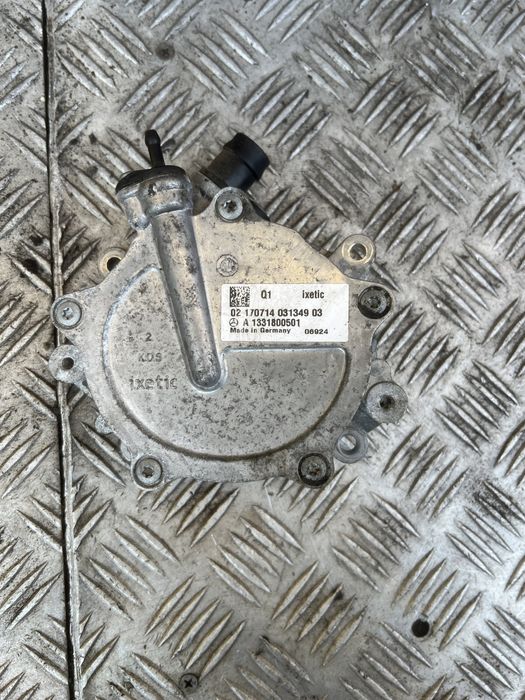 MERCEDES W176 A 45 AMG 2.0 насос вакуумный  A1331800501