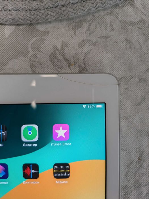 iPad 6 2018 9,7" 32 GB АКБ 90% Silver Neverlock + чохол