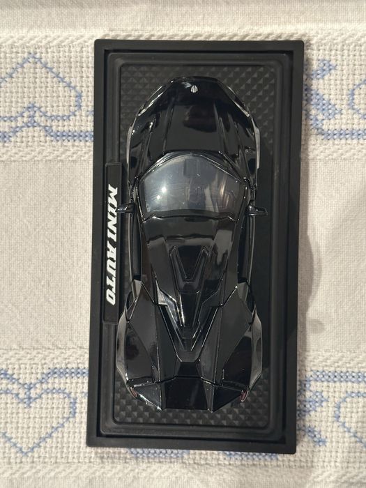 Vendo carro miniatura escala 1:32
