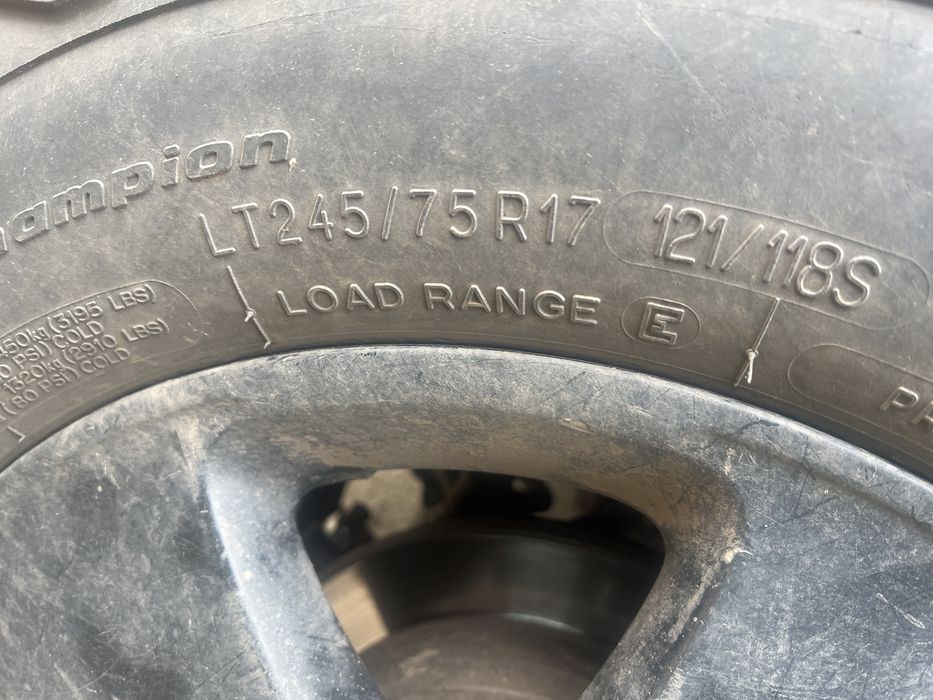 BFgoodrich 245/75/17 резина грязьова