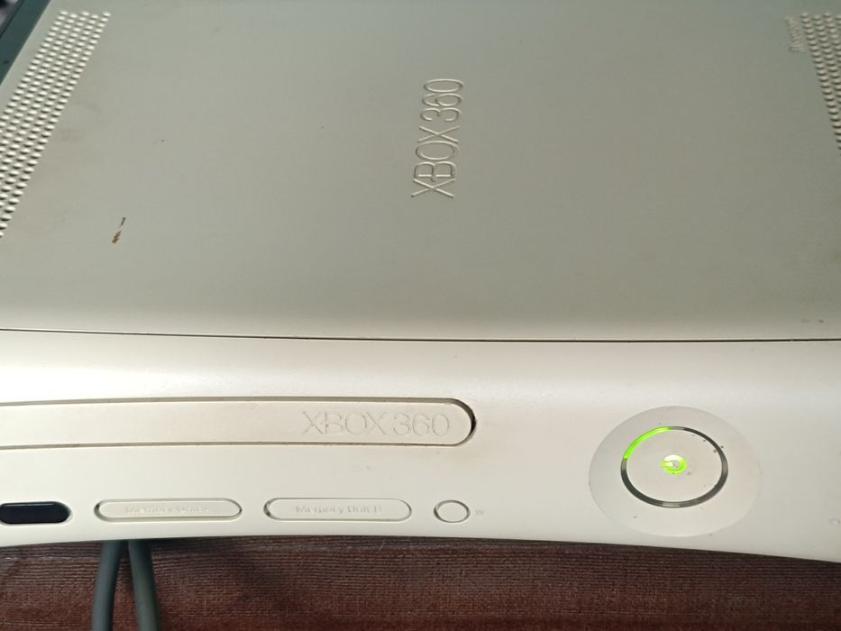 konsola Xbox 360 plus pad