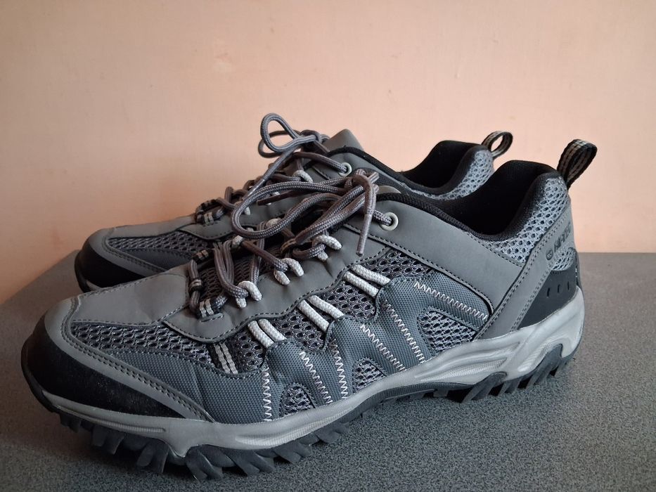 HI-TEC кросівки 44 р.