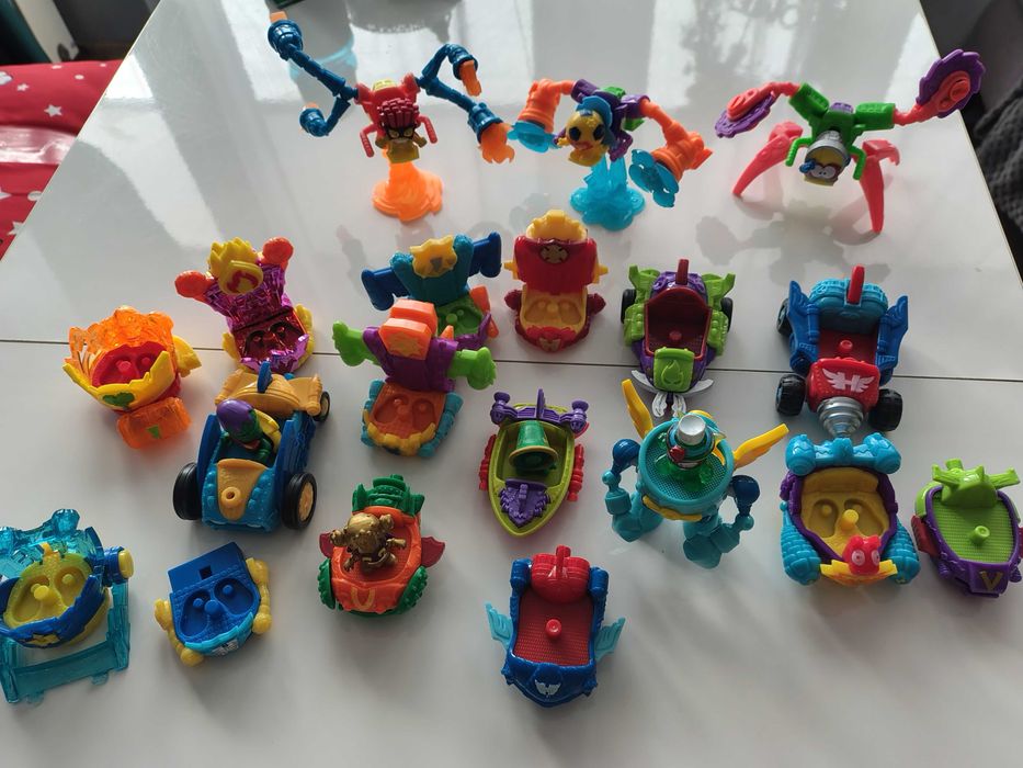 Figurki duże super Zinks.