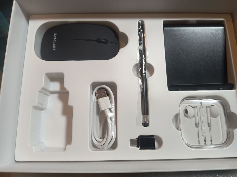 Планшет Teclast p30t комплект клавіатура миша підставка тач