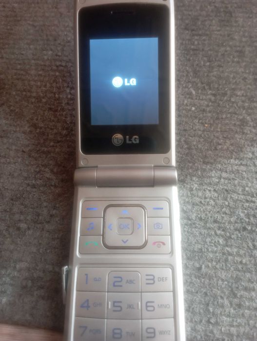 Stare telefony komórkowe czytaj opis!