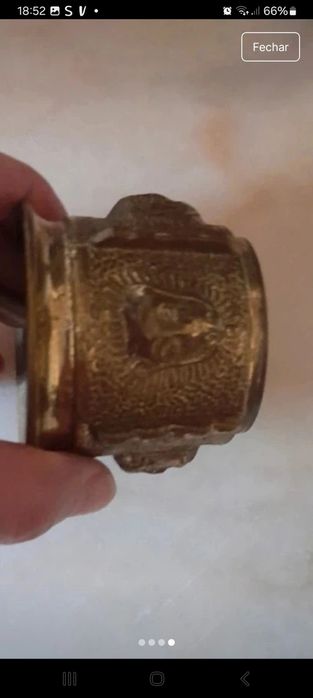 Almofariz trabalhado em bronze dourado