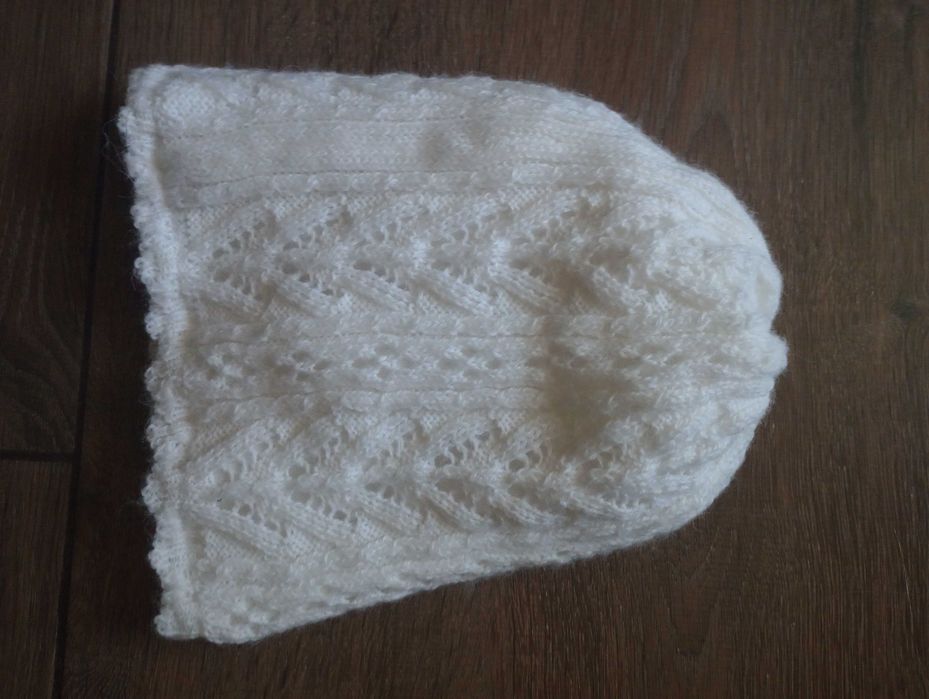 Шапки шапочки на дівчинку