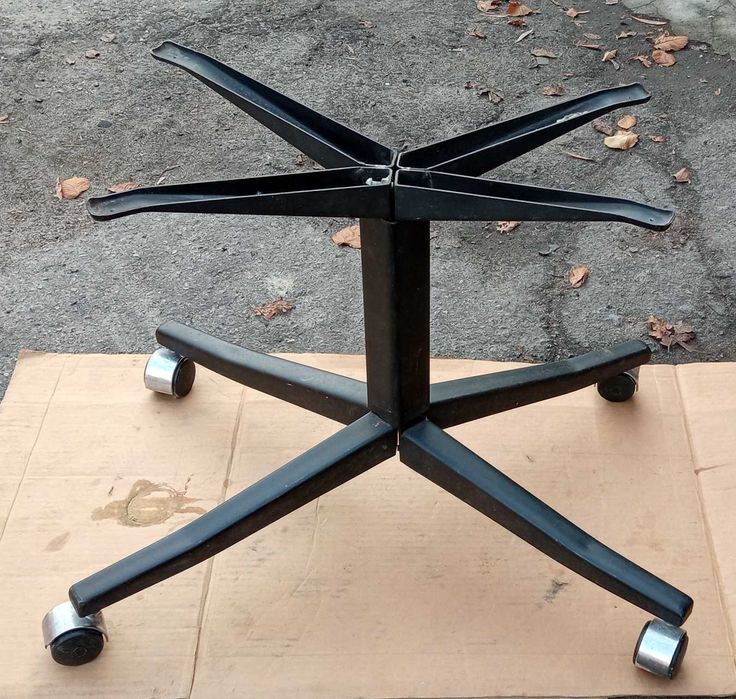 Столик кавово- журнальний