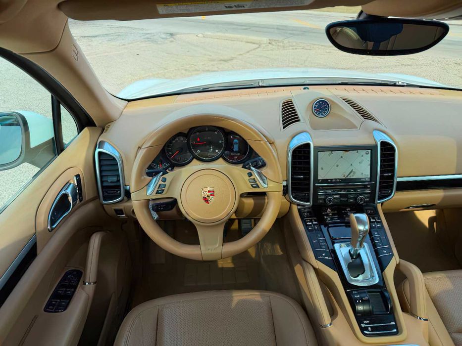 Porsche Cayenne      2014