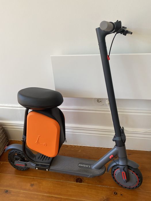 Trotinete com assento 1 Mês e meio de uso 35w