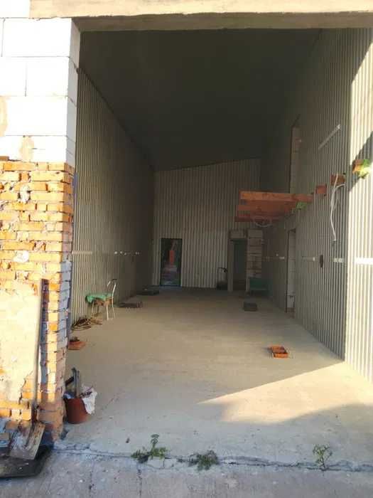 Оренда будинку з боксом під СТО/склад Нові Петрівці 350 м² +300 м²