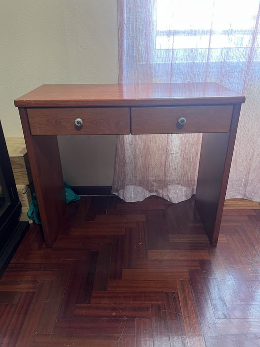 Aparador em madeira maciça