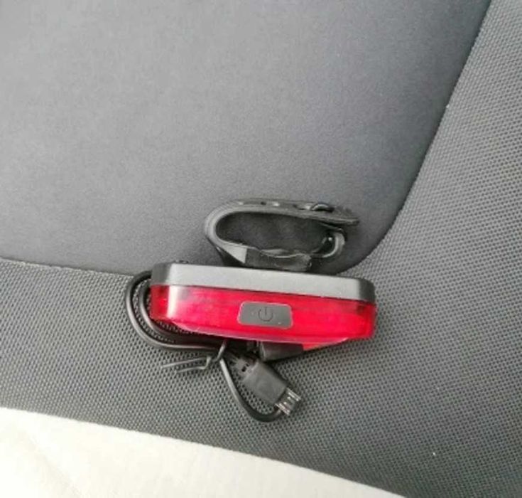 Задній ліхтар до велосипеда