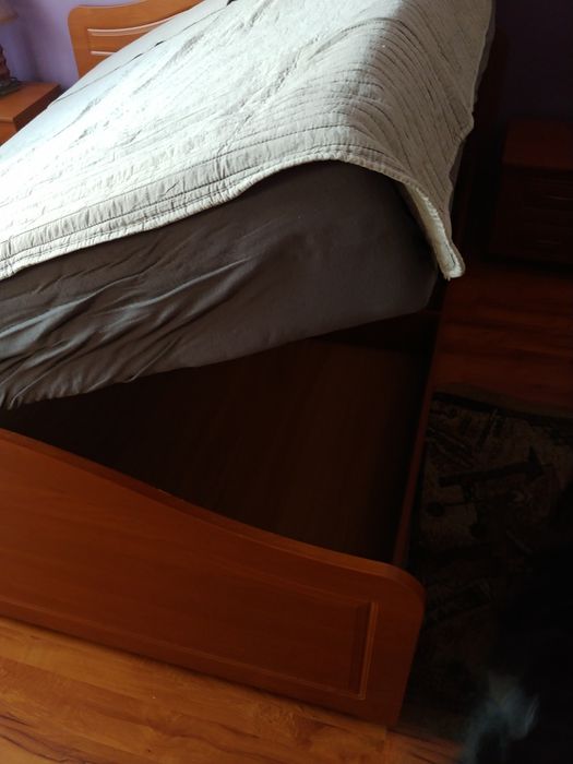 Łożko 160x200 materac na stelażu plus pawlacz na pościel