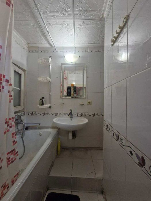 Центр  Продам фасад 46+42 кв.м  возле Нового рынка