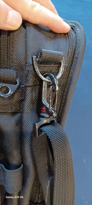 Torba na ramię Victorinox.