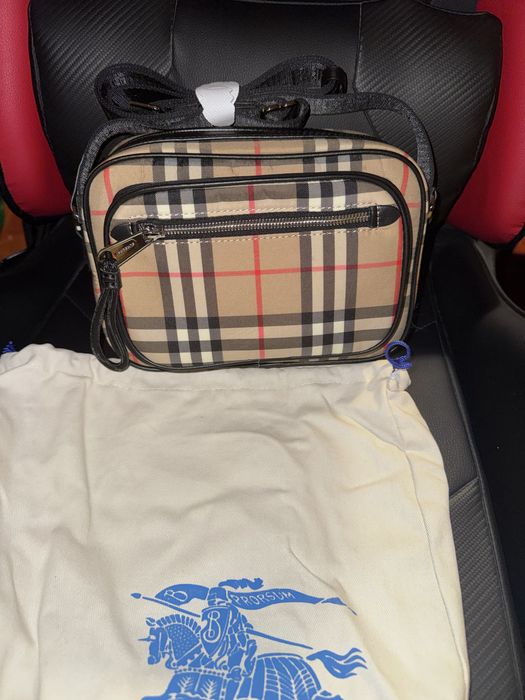 Bolsa Burberry nova