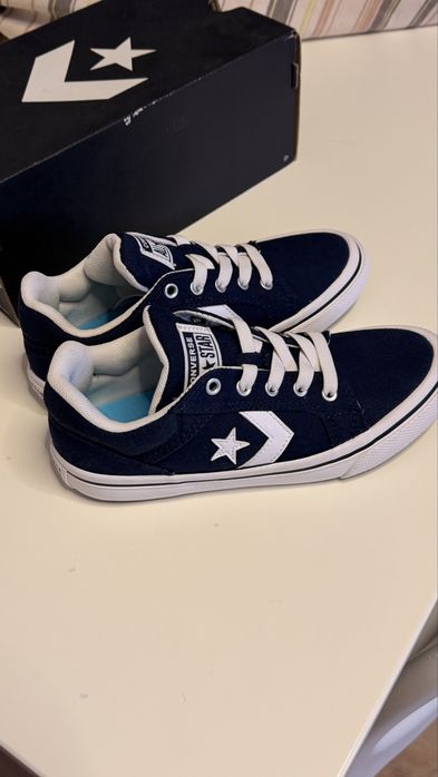 Vendo tênis  All Star novos
