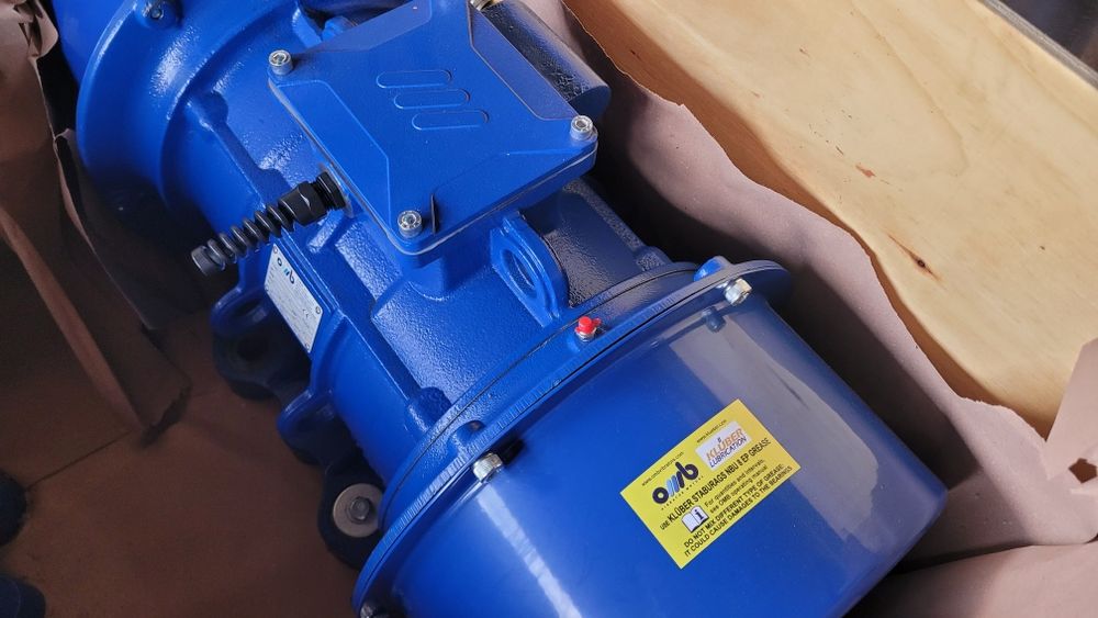 Вибромотор площадочный OMB  BM 7000/10-HAT