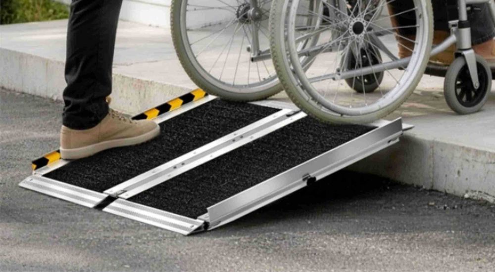 Rampa Dobrável Alumínio Cadeira de Rodas / Mobilidade 61x75cm (363kg)