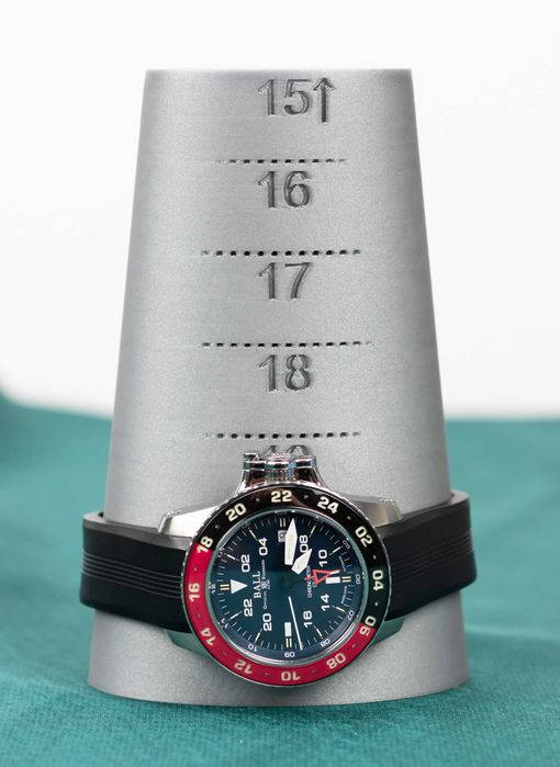 Zegarek Ball Engineer Hydrocarbon AeroGMT II DG2018C-S3C-BE GW2028