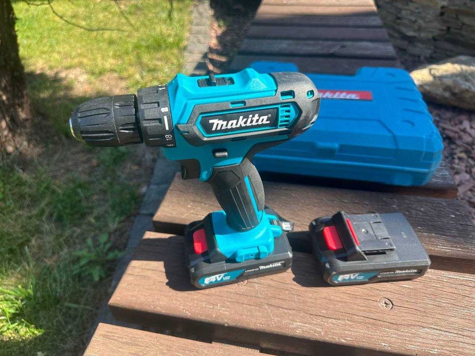 Аккумуляторный шуруповерт Makita макита с патроном DFR и набором