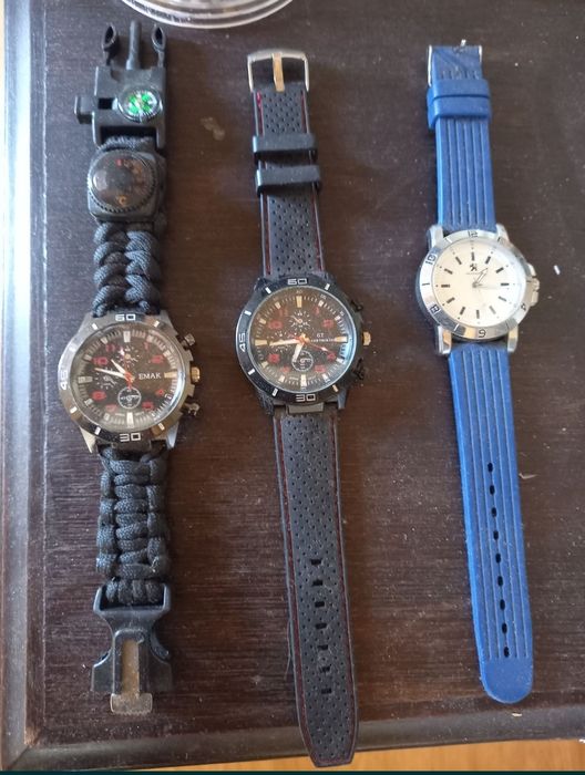 Vendo vários relógios