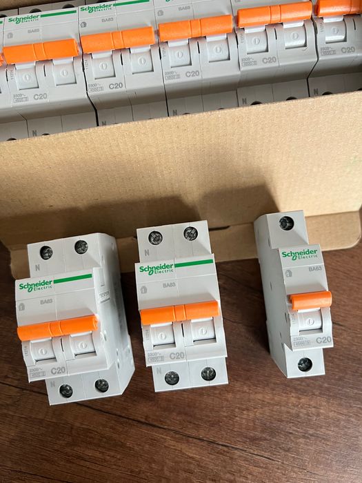 Атоматичні  вимикачі Schneider Electric різні  11219 двоп.